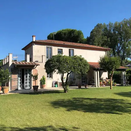 Bed & Breakfast La Limonaia Pietrasanta